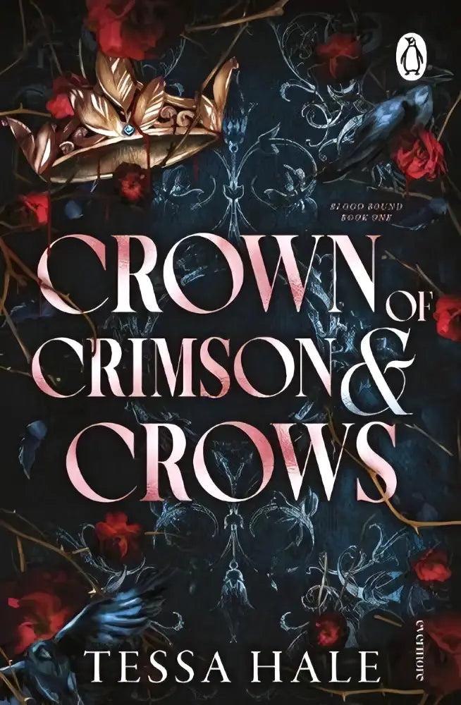 De boekcover van crown of crimson and crows toont de titel in roze en witte letters op een donkere blauwe achtergrond met rode rozen