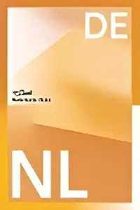 Oranje en witte de logo op een textuur oppervlak van van dale groot woordenboek nederlands-duits voor school