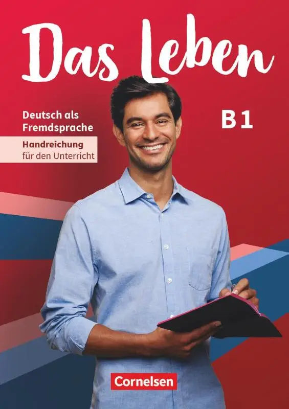 Een man in lichtblauw overhemd toont een open notitieboek met roze pagina’s voor das leben handreichung voor onderwijs