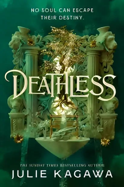 De boekcover van deathless toont de titel in een sierlijk, goud metallic lettertype tegen een donker groene achtergrond