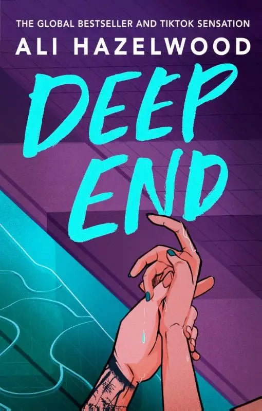 Boekcover deep end van ali hazelwood toont twee handen met teal nagellak en tatoeages emotionele spanning populaire booktok