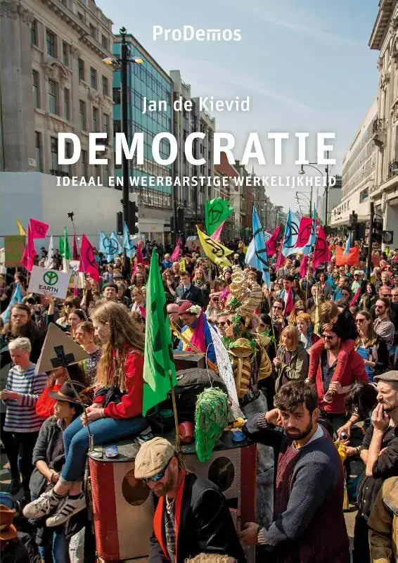 Het boek Democratie van Jan de Kievid biedt een geografisch perspectief op sociale media en weerbare werkelijkheid