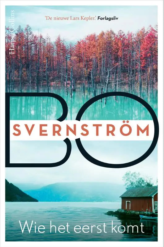 De boekcover van wie het eerst komt toont een herfstlandschap met rode bomen en kalm turquoise water