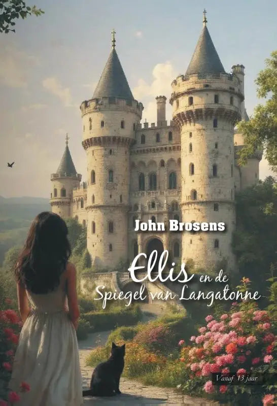 Een vrouw in een vloeiende witte jurk staat voor een stenen kasteel met conische torens met een zwarte kat bij ellis en de spiegel van longatonne
