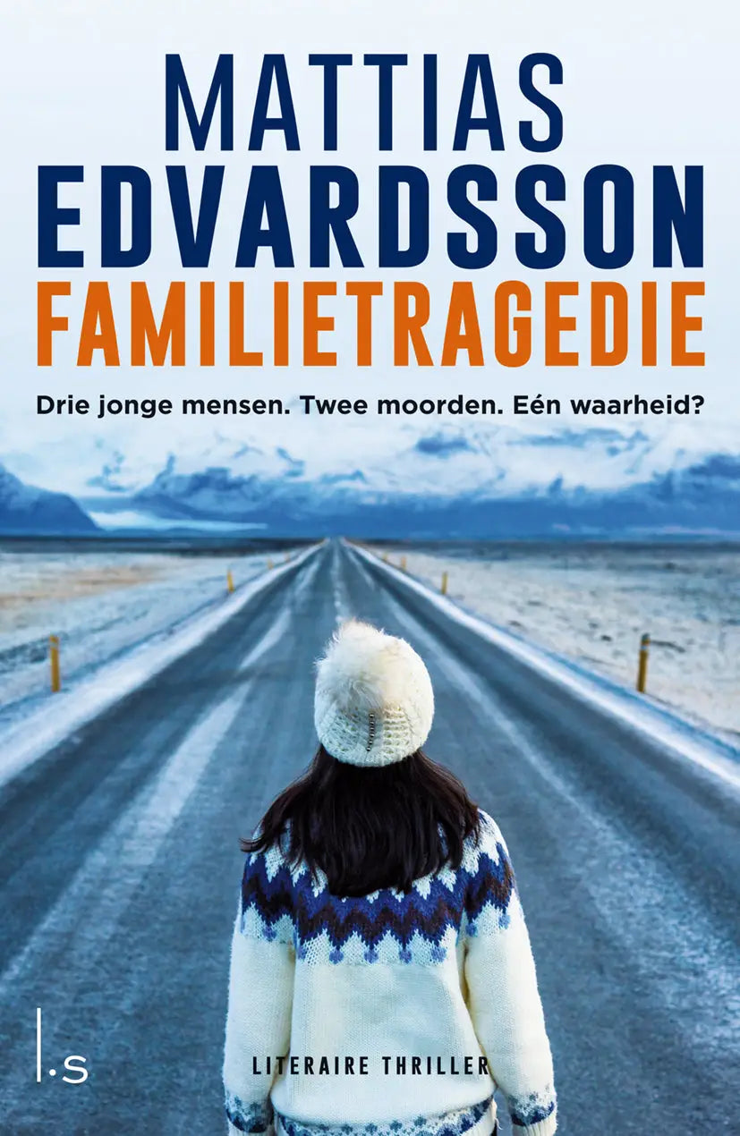 Cremekleurige gebreide trui met blauw zwart geometrisch patroon gedragen op een besneeuwde weg familietragedie mattias edvardsson luitingh sijthoff