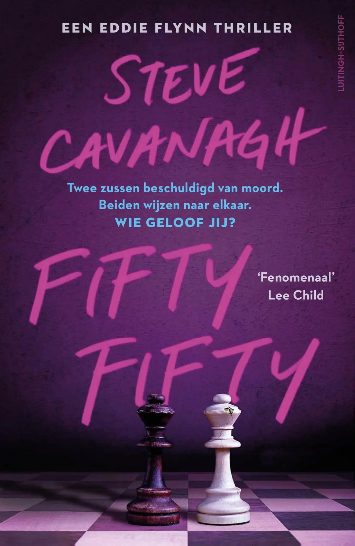 Paars boekcover van fiftyfifty door steve cavanagh met zwart-witte schaakkoning en koningin op een dambord, editie luitingh sijthoff
