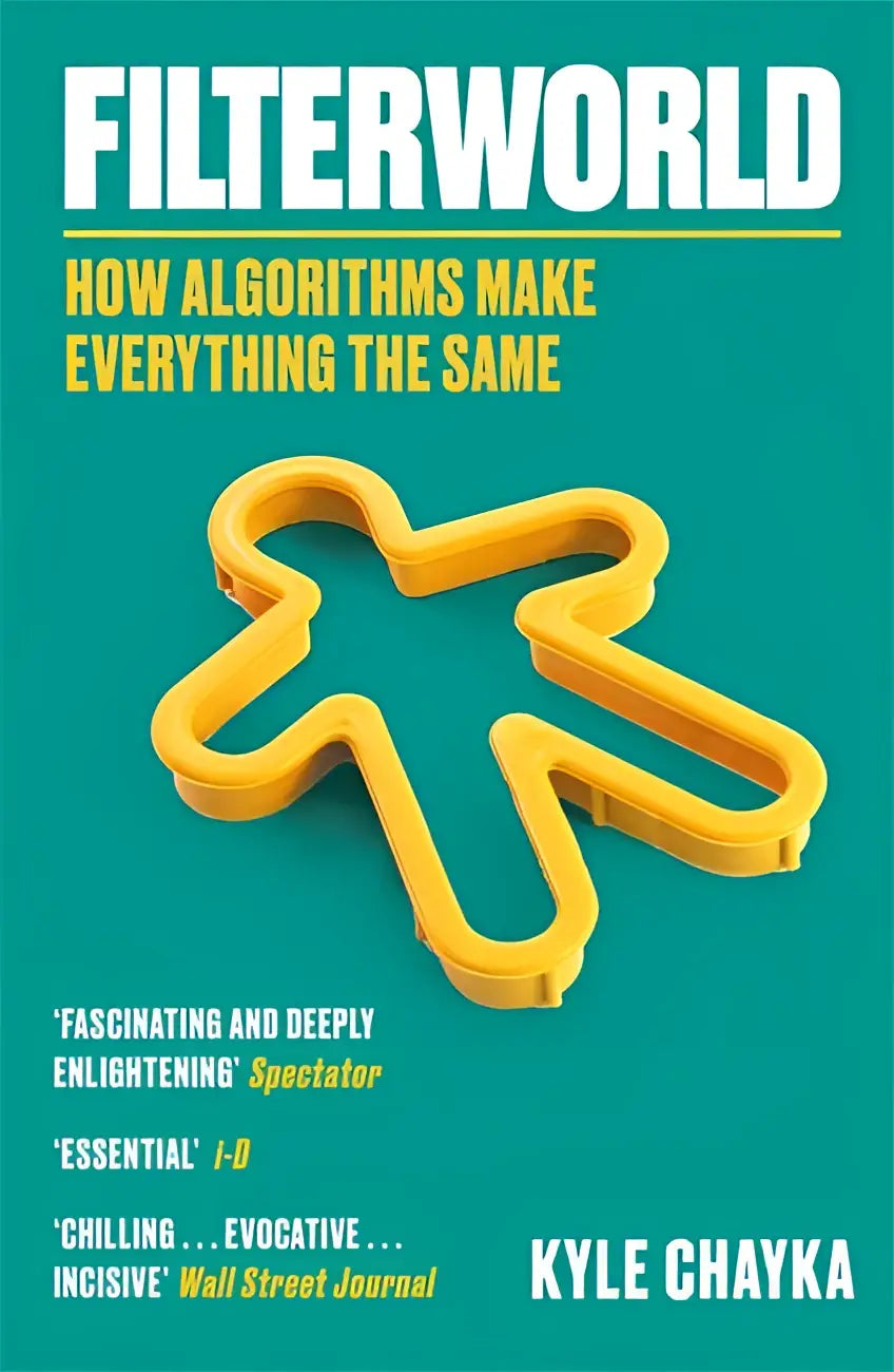 Gele plastic koekjesuitsteker in de vorm van een gestileerd mens voor filterworld hoe algorithms make everything the same