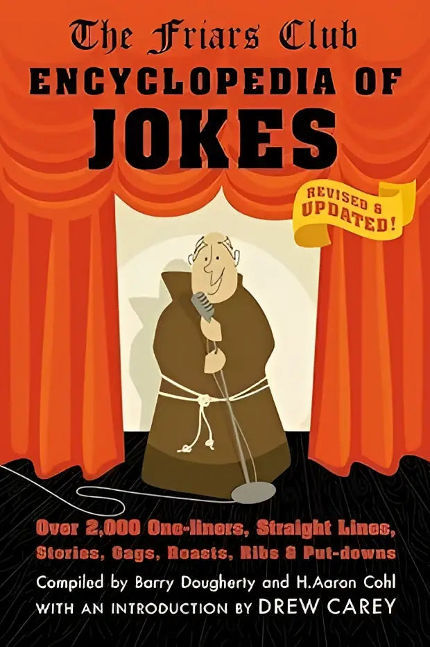 Friars Club encyclopedia of jokes boek met oranje kaft en illustratie van een kloosterling op podium met rode gordijnen