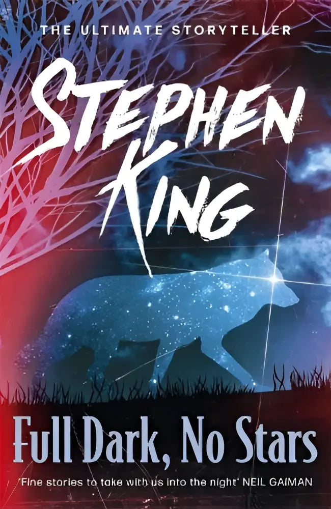 De cover van full dark no stars toont een blauw paarse kosmische wolf en wit titelontwerp van dark story collection