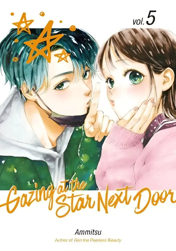 De cover van gazing at the star next door vol 5 toont een kleurrijke illustratie passend bij star next-serie