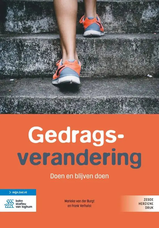 Oranje en grijze atletische sneakers met witte zolen en sportief ontwerp voor gedragsverandering hoger onderwijs frank verhulst bsl media