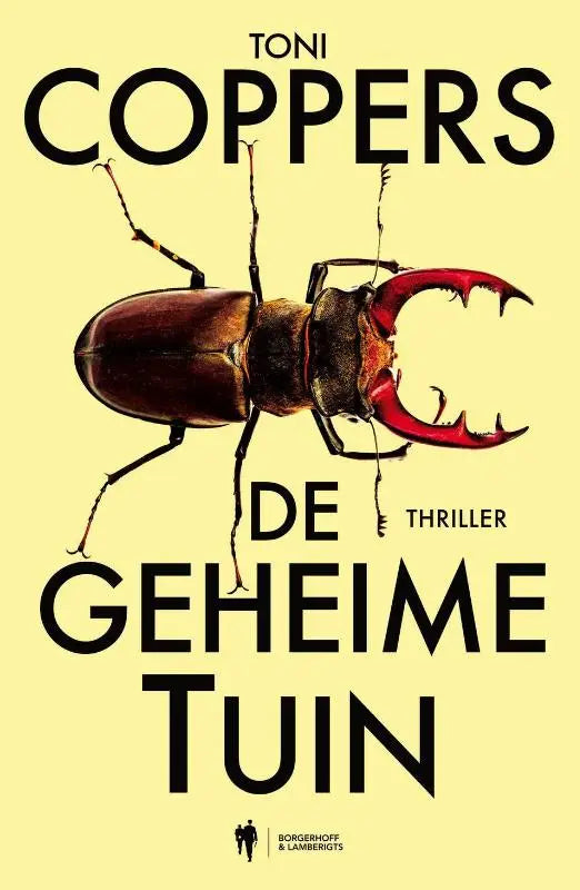 Een gedetailleerde illustratie van een gewei kever met rode kaken op een gele achtergrond in geheime tuin van liese meerhout
