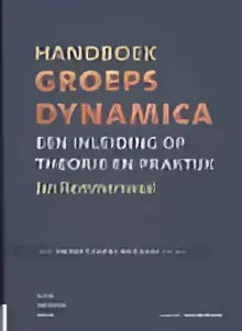 De handboek groepsdynamica van jan remmerswaal door koninklijke boom uitgevers heeft een donkerblauwe cover