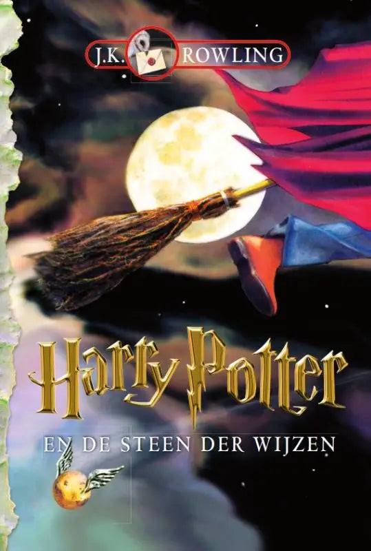 De cover van de nederlandse editie van harry potter en de orde van de feniks met een bezemsteel langs een volle maan en roodblauwe stof