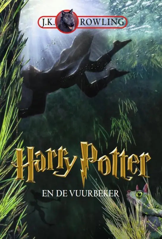 Harry potter en de vuurbeker boek cover met donkere figuur onder water, groen waterplanten en kleine groene wezens
