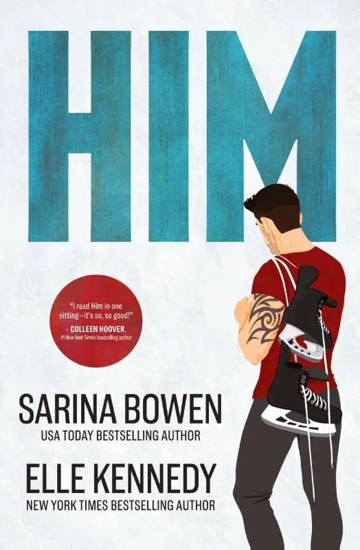 De boekcover van him door sarina bowen en elle kennedy toont een man in een rood shirt met ijshockeyschaatsen over zijn schouder