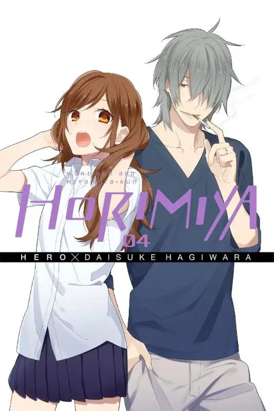De cover van horimiya volume 4 manga met twee gestileerde animepersonages in illustratie