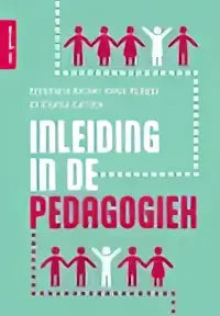 Het boek inleiding in de pedagogiek heeft een minimalistisch wit omslag met donkere, hoofdletterige tekst