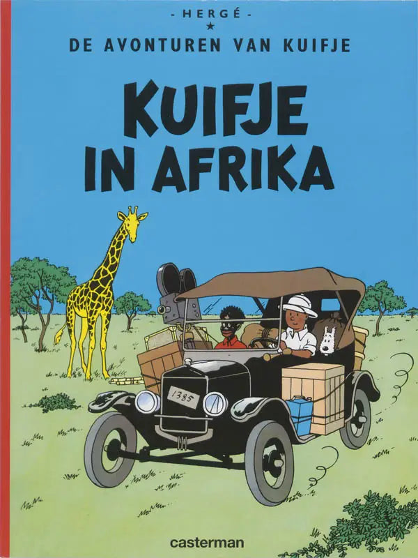 De cover van het stripboek Kuifje in Afrika van Hergé toont een zwarte vintage auto met houten kratten en blauwe vaten