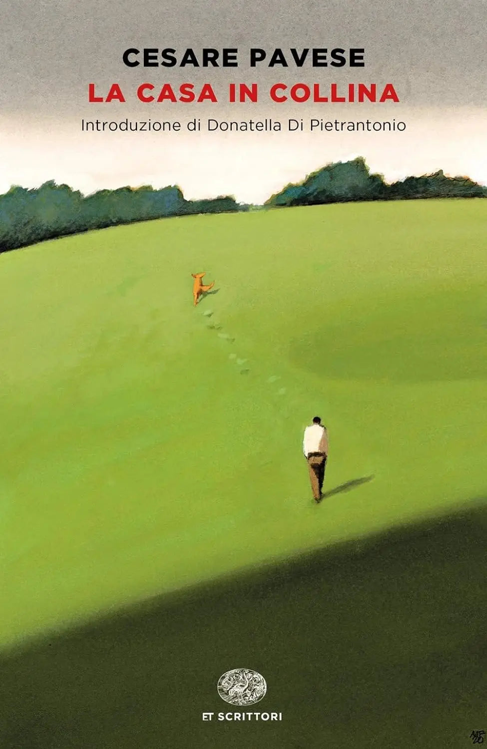 De boekcover voor la casa in collina door cesare pavese toont een man die over een groen veld loopt naar een kleine figuur in de verte che ogni