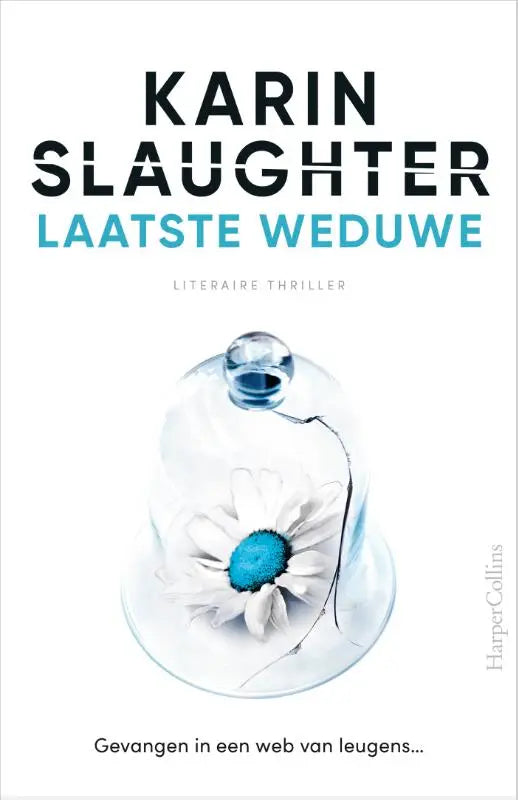 Een witte madelief met een levendige blauwe kern in een glazen stolp als decoratie voor laatste weduwe karin slaughter will trent fans