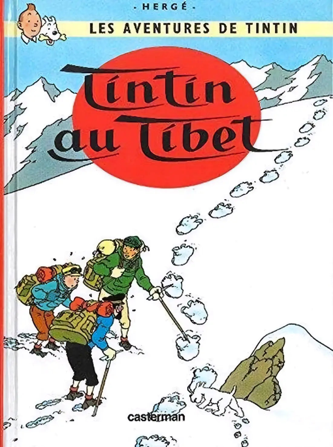 Een rood rond omslag van tintin en tibet toont tintin en gezelschap in sneeuw met voetsporen les aventures de tintin 20