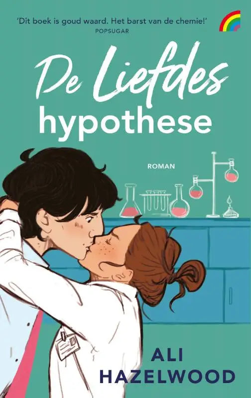 Teal gekleurde boekcover van de liefdeshypothese met romantische illustratie van kussend paar in labjassen en laboratoriumglaswerk