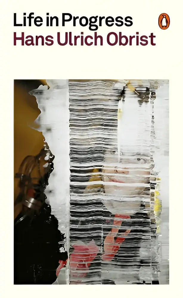 De boekcover van life in progress door hans ulrich obrist met een fragmentair zwartwit strependesign op een textuur achtergrond
