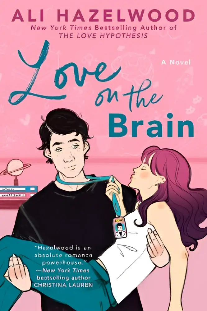 De amerikaanse paperbackuitvoering van love on the brain heeft een roze omslag met een illustratie van een man en vrouw in een omhelzing