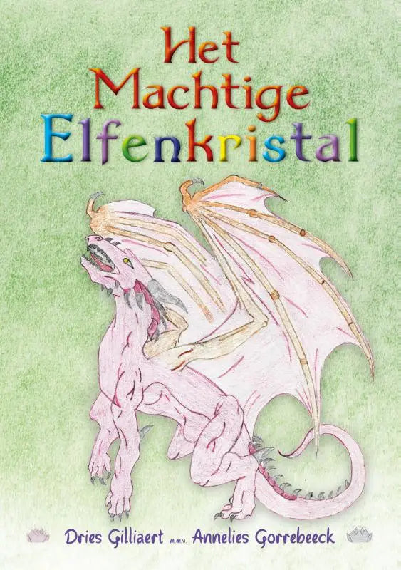 Het machtige elfenkristal boek met een roze drakenillustratie met doorschijnende vleugels en een gekrulde staart in zachte aquareltoon