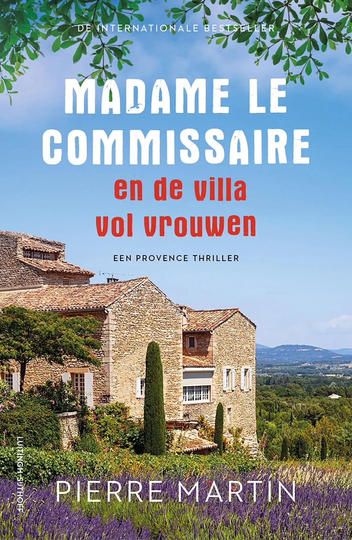 Boekcover madame le commissaire pierre martin toont stenen villa met lavendel en terracotta dak luitingh sijthoff