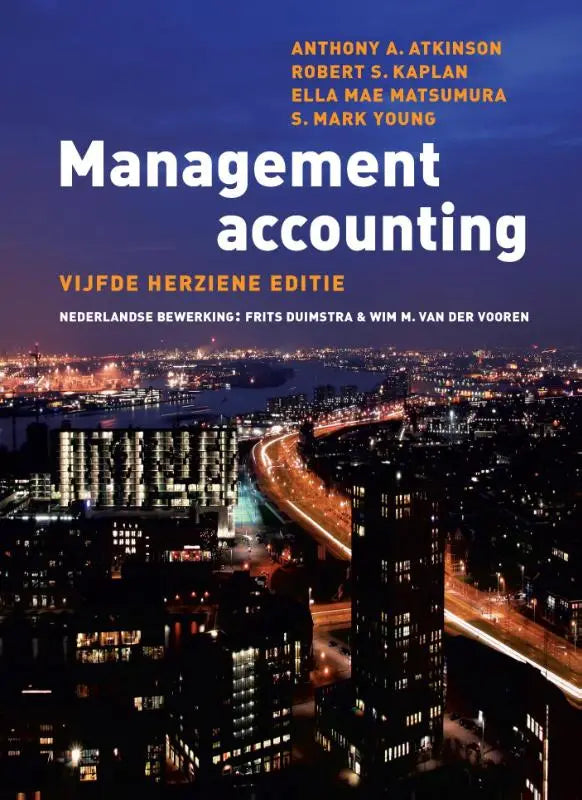 Cover van de Nederlandse editie van management accounting door ella mae matsumura en anthony atkinson met nachtelijke stadssilhouet