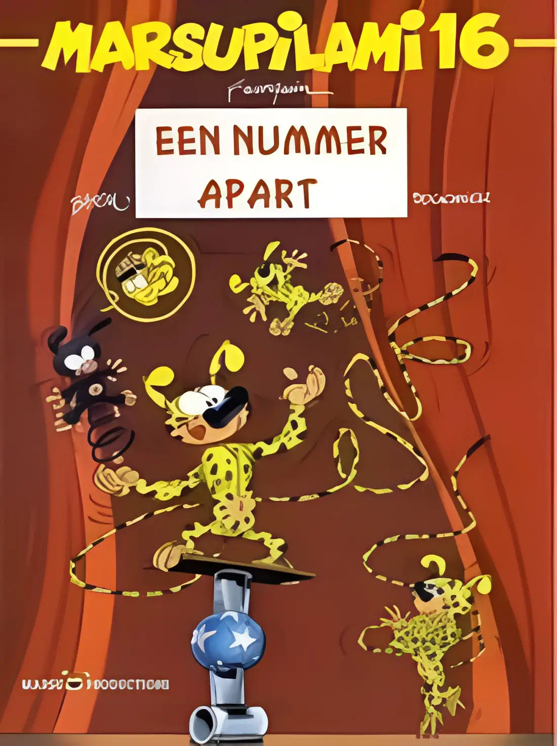 Gele marsupilami figuur met zwarte vlekken en blauwe ster op metalen pijlbasis uit marsupilami 16 een nummer apart