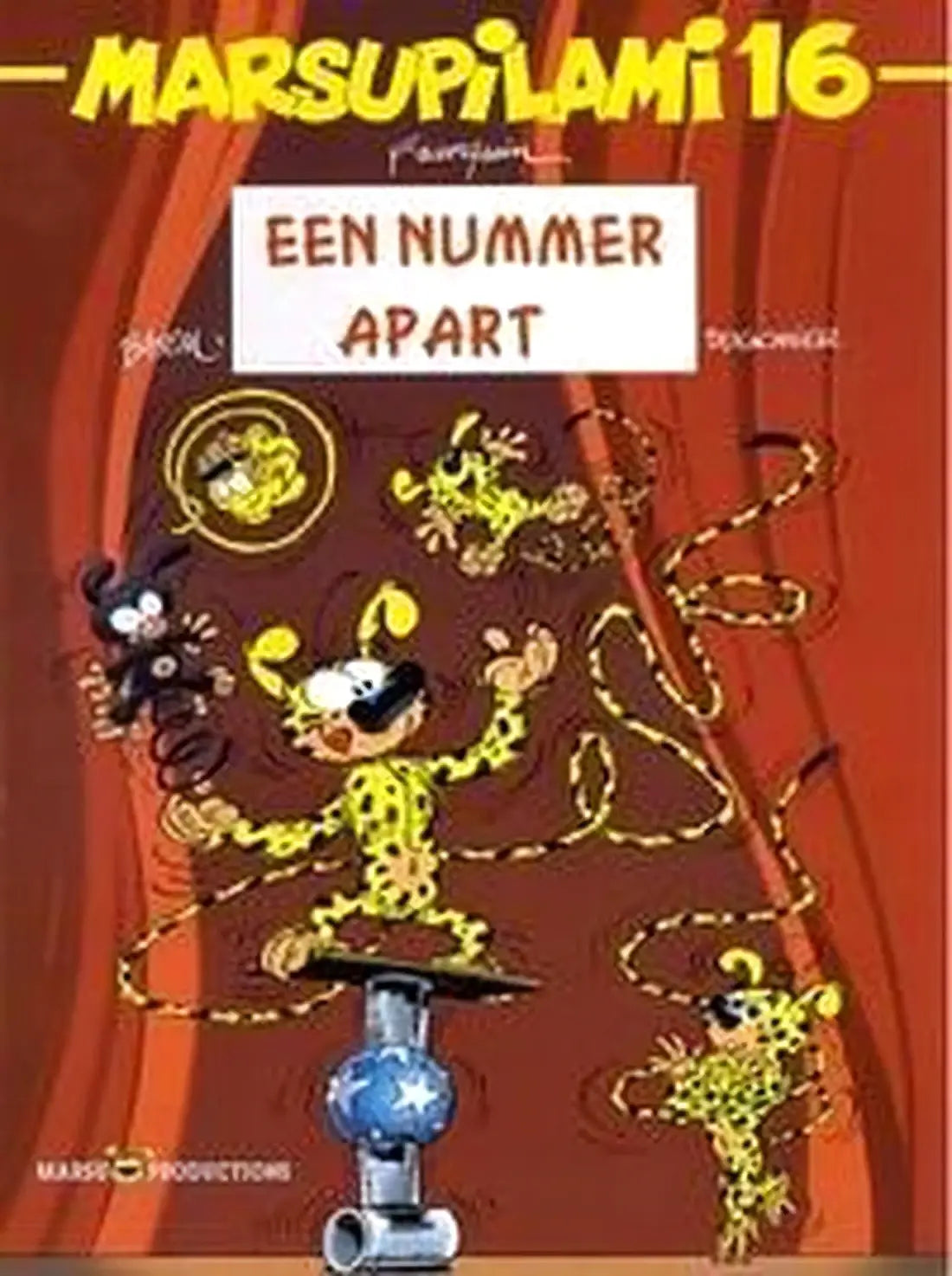 Gele marsupilami met zwarte vlekken en blauwe ster staat op metalen buis voor nummer apart van yann batem en andré franquin
