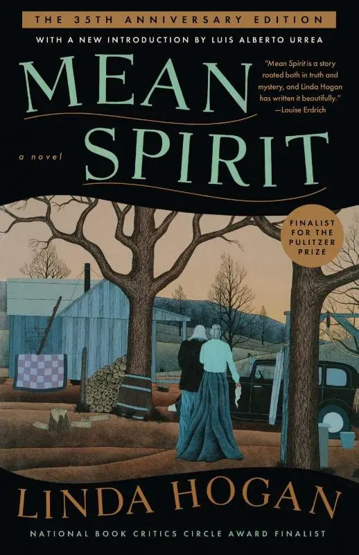 De 35ste jubileumeditie van mean spirit door linda hogan met een gestileerde illustratie van twee figuren onder kale bomen