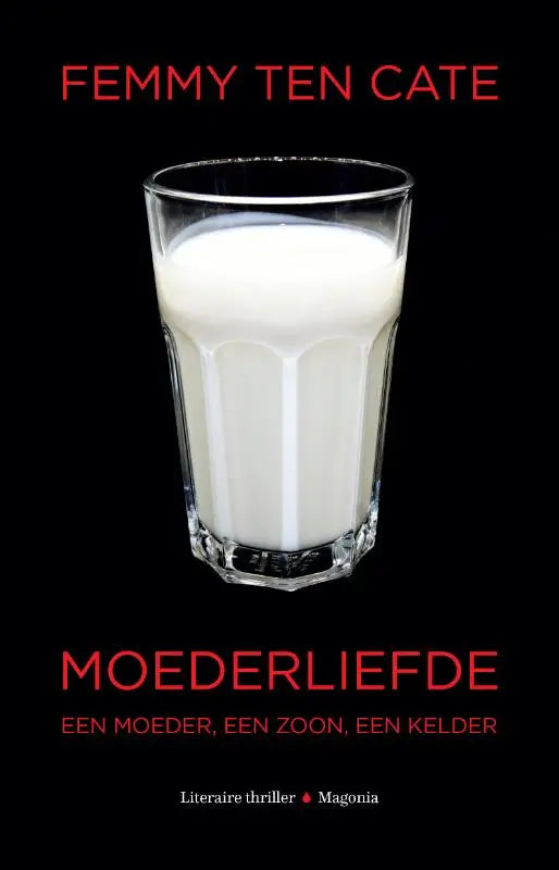 Een helder glazen tumbler gevuld met melk passend bij moeder en zoon in een kelderomgeving