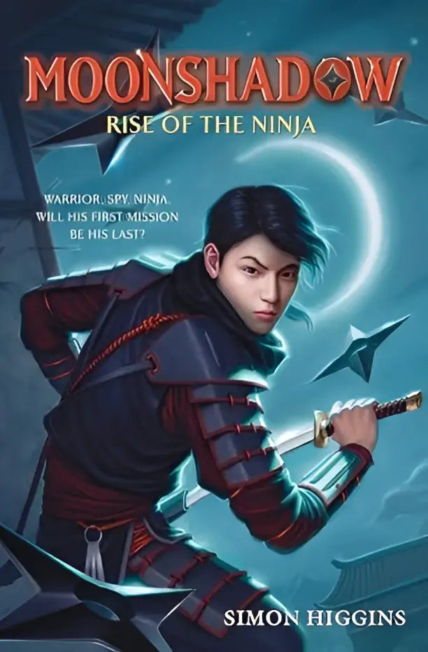 De cover van het boek Moonshadow rise of the ninja van Simon Higgins toont een jonge ninja in zwart rood harnas met zwaard