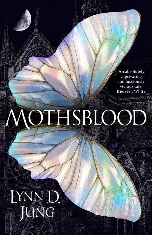 Iriserende blauwe en witte motvleugels met delicate aders tegen een donkere gotische kathedraal achtergrond voor mothsblood