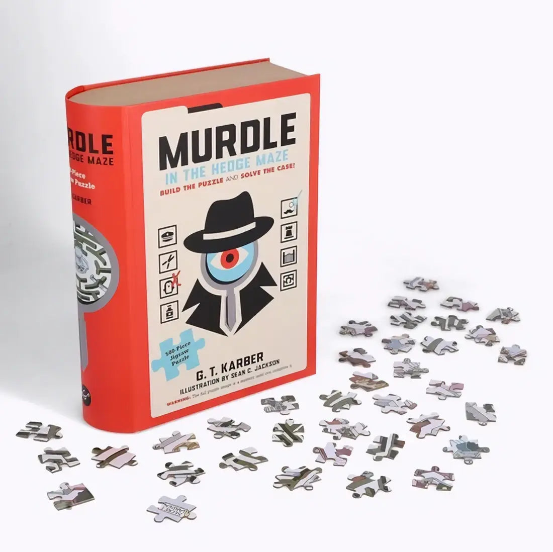 Rood hardcover puzzelboek murdle in het heggendoolhof met zwarte fedora en zilverkleurige puzzelstukken voor jonge lezers