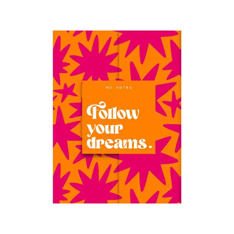Stijlvol a5-notitieboekje in oranje en magenta met een sterpatroon en tekst follow your dreams voor creatieve ideeën