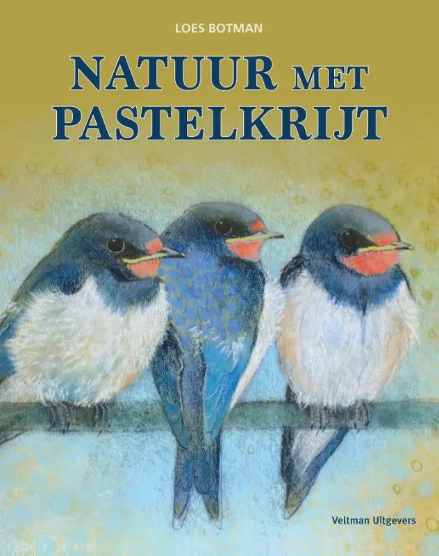 Een zachte pastelillustratie van drie blauw-witte boerenzwaluwen met oranje snavels op een tak in natuur met pastelkrijt