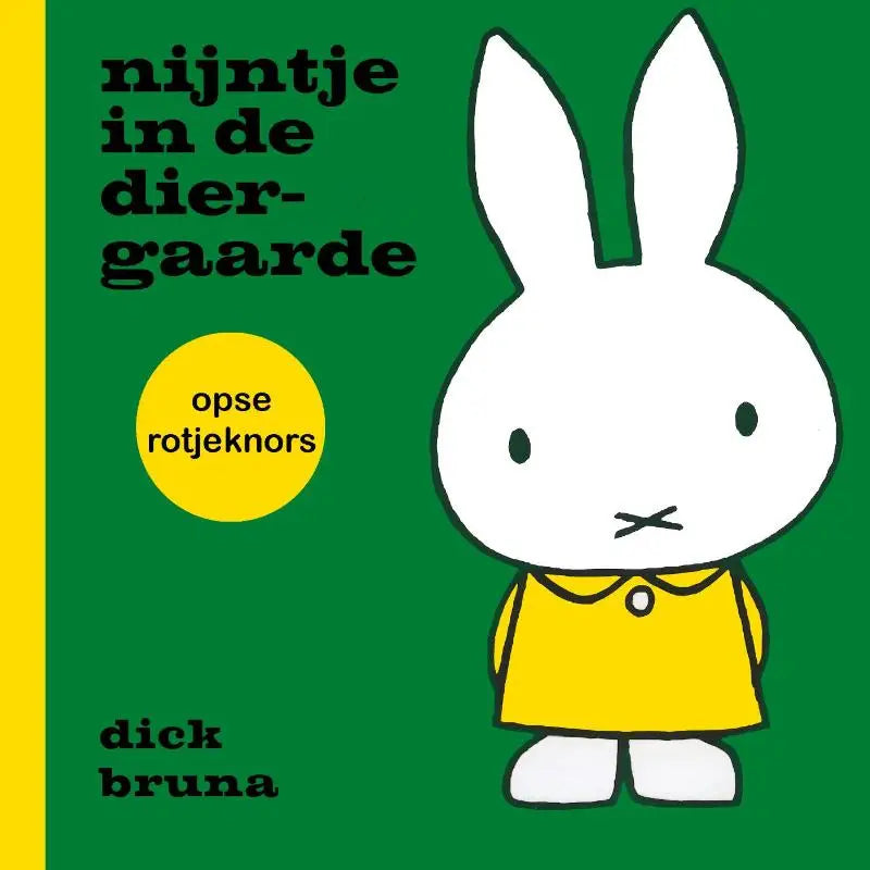 Een witte nijntje konijn figuur in een gele jurk met kraag en knoop in diergaarde opse rotjeknors