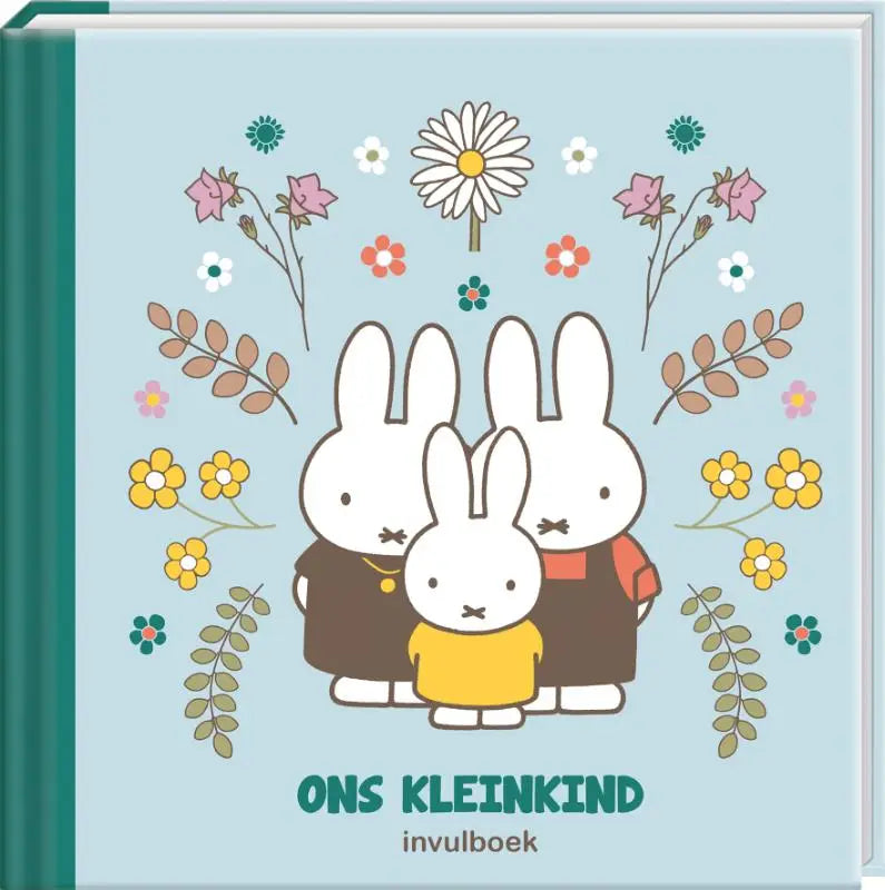 Lichtblauw nijntje invulboek met een teal rug en prachtige vintage look met miffy en bloemen op de omslag