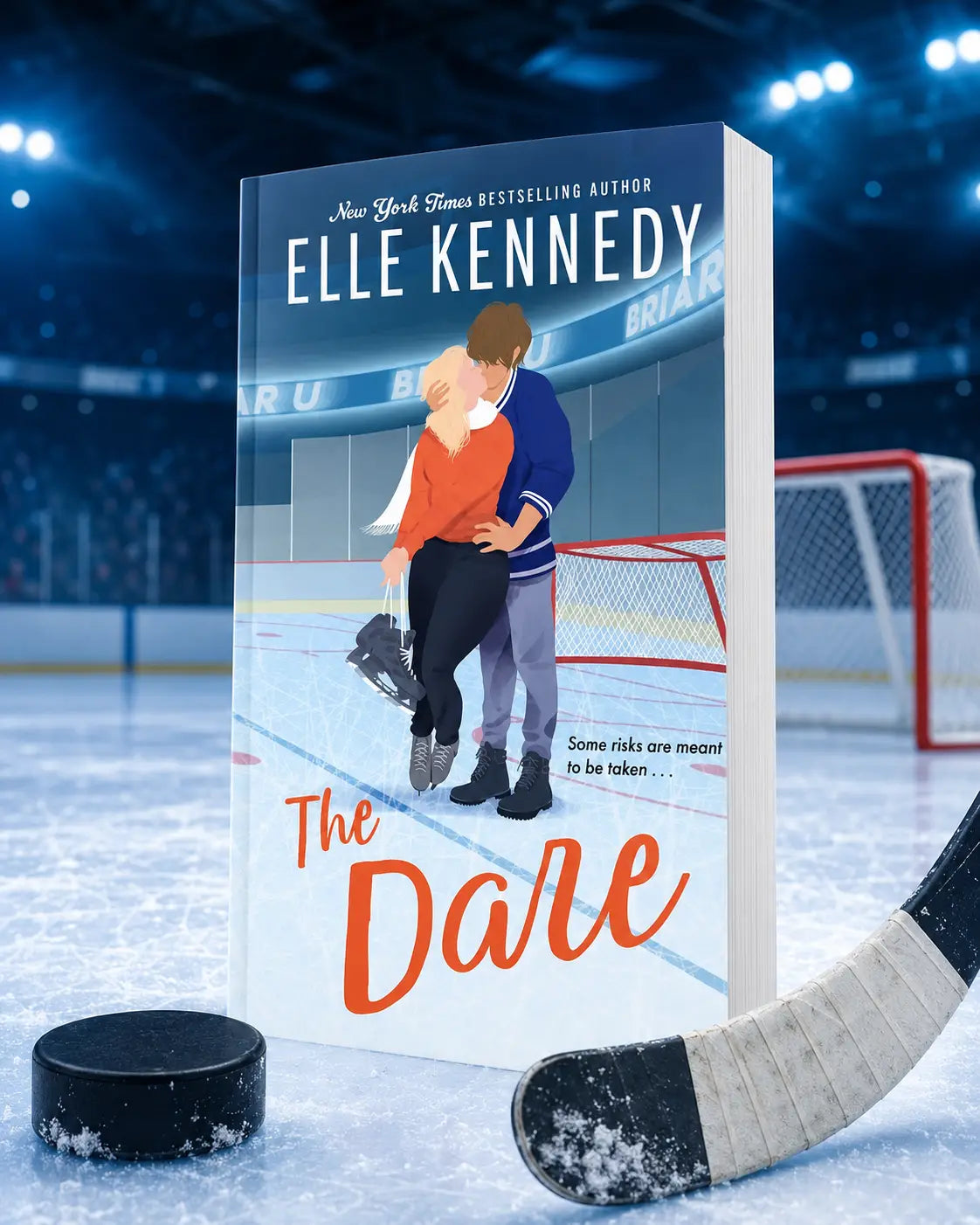The dare van elle kennedy vierde deel met geïllustreerde omslag van twee mensen die elkaar omhelzen op een ijsbaan