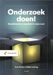 Het boek onderzoek doen van mark julsing en tom fischer toont twee verlichte kubusvormige objecten op een minimalistische cover