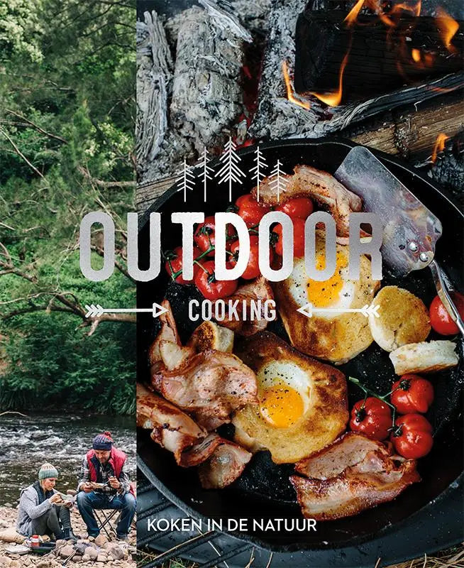 Cover van een outdoor cooking kookboek met een zwarte gietijzeren pan vol bacon, eieren en cherrytomaten, praktische voorraadlijst