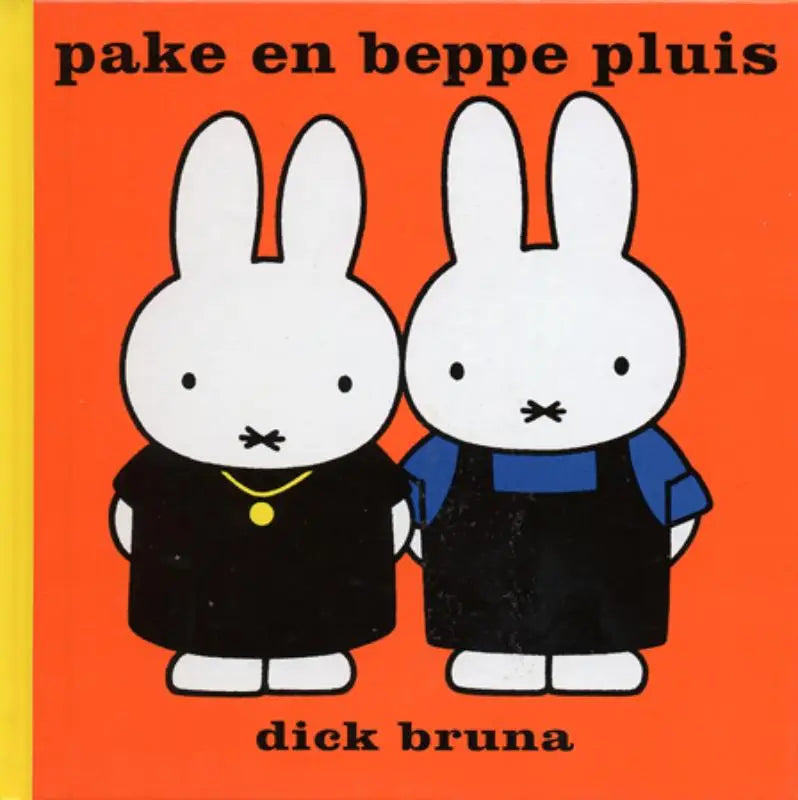 De cover van het kinderboek pake en beppe pluis door dick bruna toont twee witte miffy konijnen voor jonge lezers