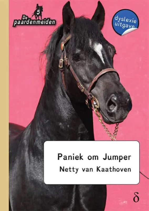Een zwart paard met een witte bles en een bruine leren hoofdstel met gouden metalen beslag in paardenmeiden deel 5