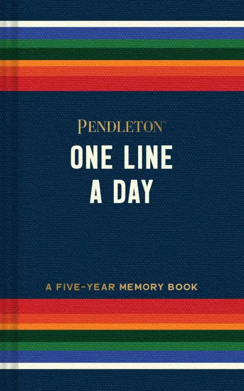 Pendleton one line a day memory book met navy blauwe textuur en kleurrijke strepen voor vijf jaar herinneringen