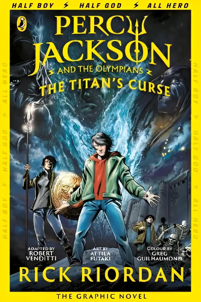 De cover van percy jackson and the titan’s curse graphic novel toont percy jackson in zijn groene jas tegen een stormachtige achtergrond